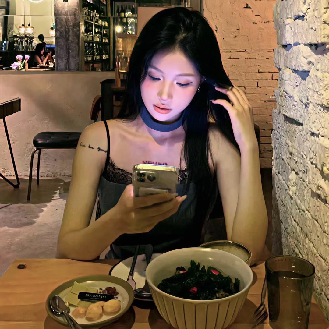 圈内老戏骨被曝隐婚生子传闻，凌晨豪宅门口画面流出